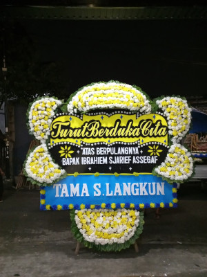 Papan Bunga Duka di Onan Ganjang